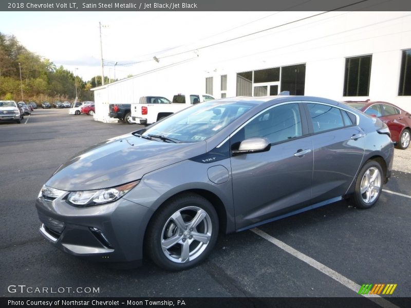 Front 3/4 View of 2018 Volt LT