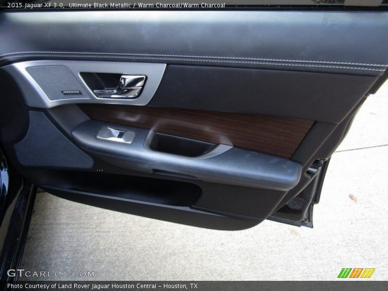 Ultimate Black Metallic / Warm Charcoal/Warm Charcoal 2015 Jaguar XF 3.0