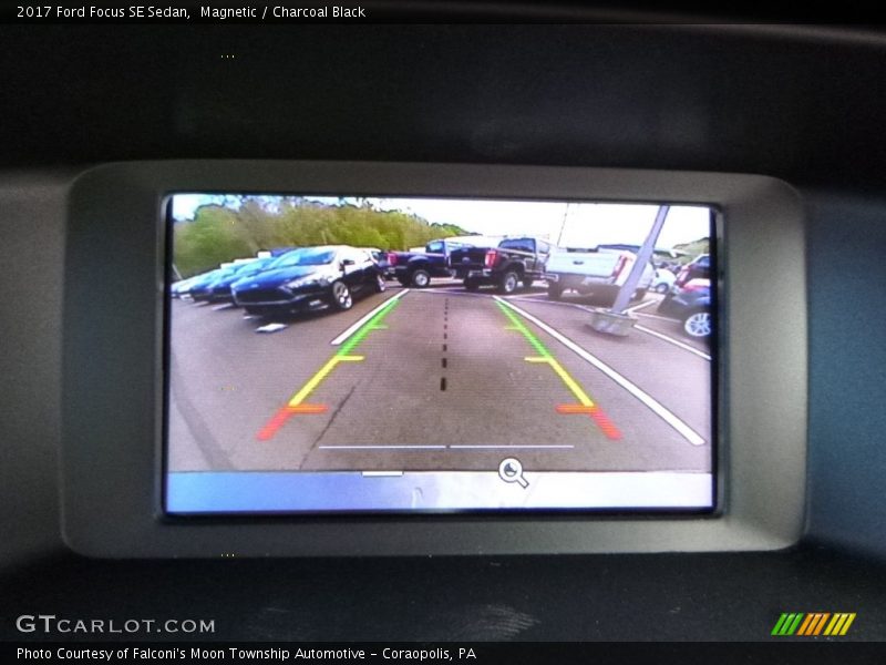 Magnetic / Charcoal Black 2017 Ford Focus SE Sedan