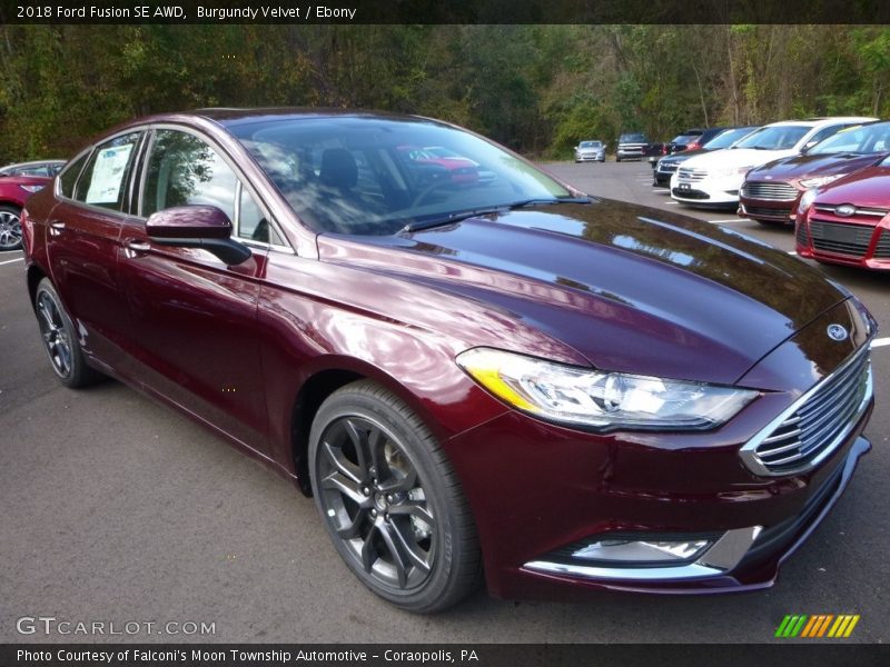 Front 3/4 View of 2018 Fusion SE AWD