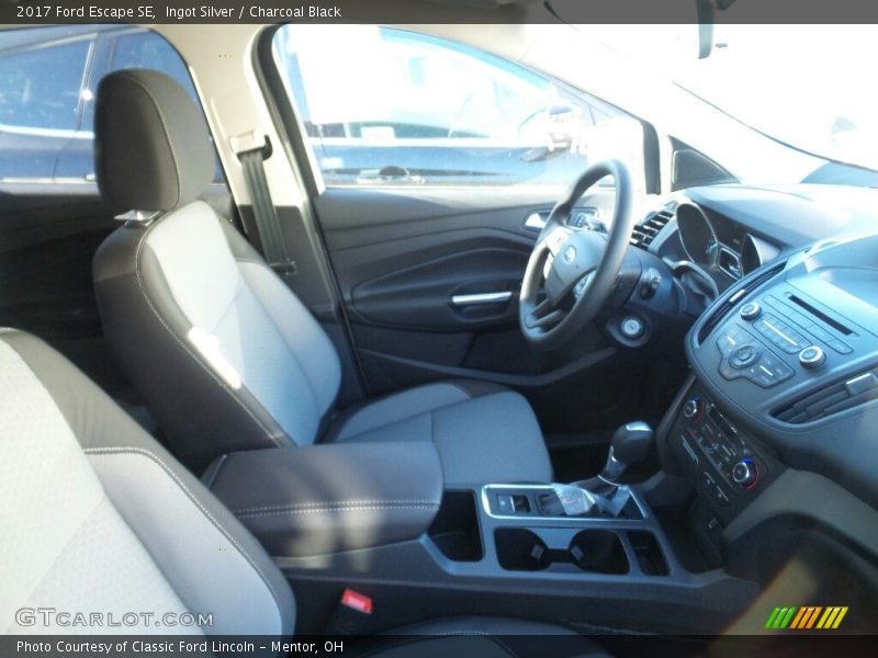 Ingot Silver / Charcoal Black 2017 Ford Escape SE