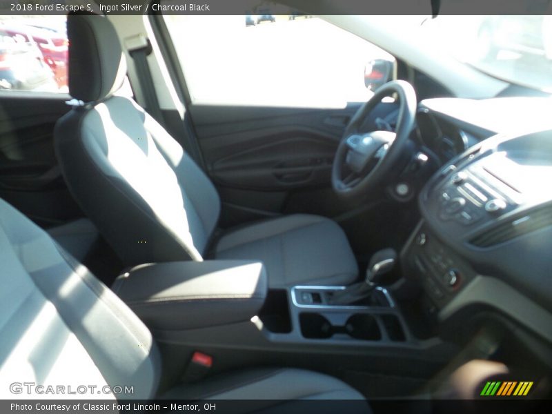 Ingot Silver / Charcoal Black 2018 Ford Escape S