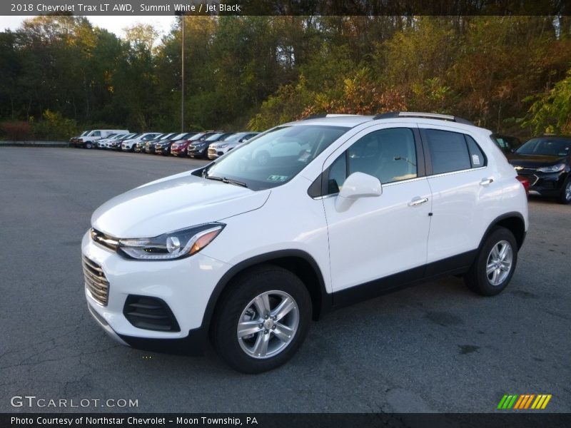 Front 3/4 View of 2018 Trax LT AWD