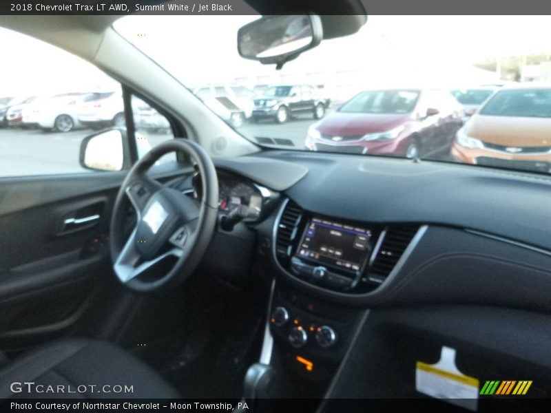 Summit White / Jet Black 2018 Chevrolet Trax LT AWD
