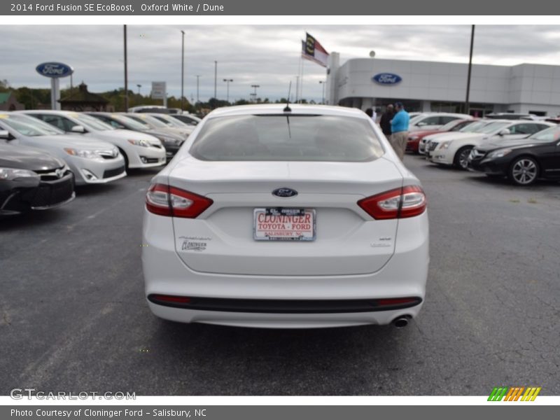 Oxford White / Dune 2014 Ford Fusion SE EcoBoost