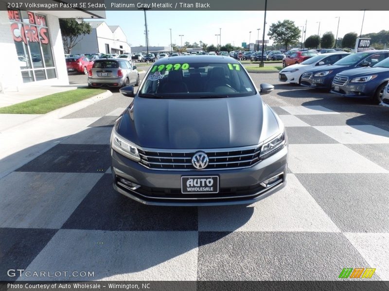 Platinum Gray Metallic / Titan Black 2017 Volkswagen Passat SE Sedan