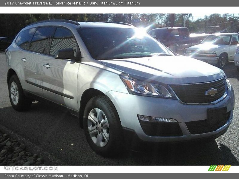Silver Ice Metallic / Dark Titanium/Light Titanium 2017 Chevrolet Traverse LS