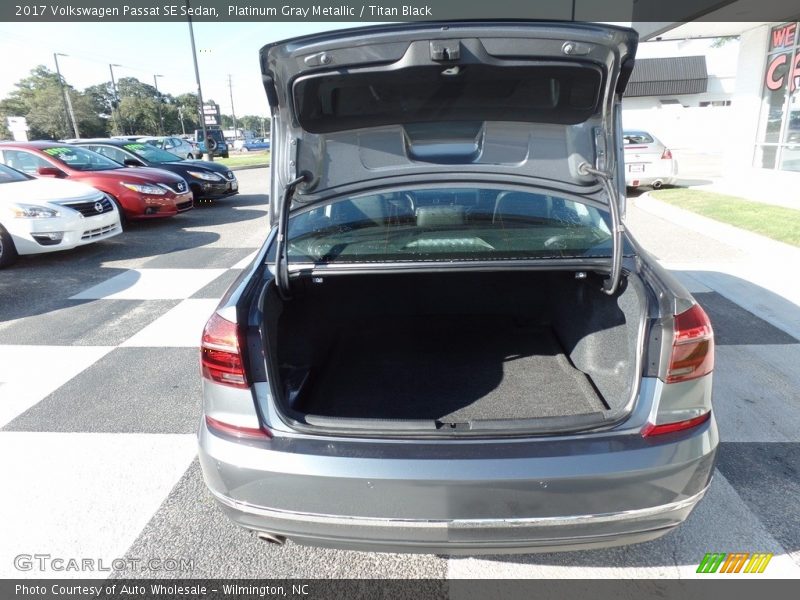 Platinum Gray Metallic / Titan Black 2017 Volkswagen Passat SE Sedan