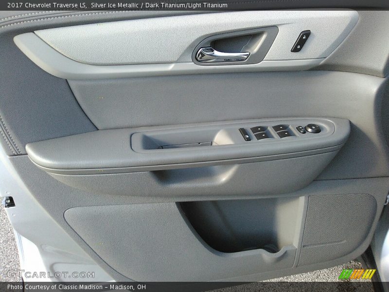 Silver Ice Metallic / Dark Titanium/Light Titanium 2017 Chevrolet Traverse LS