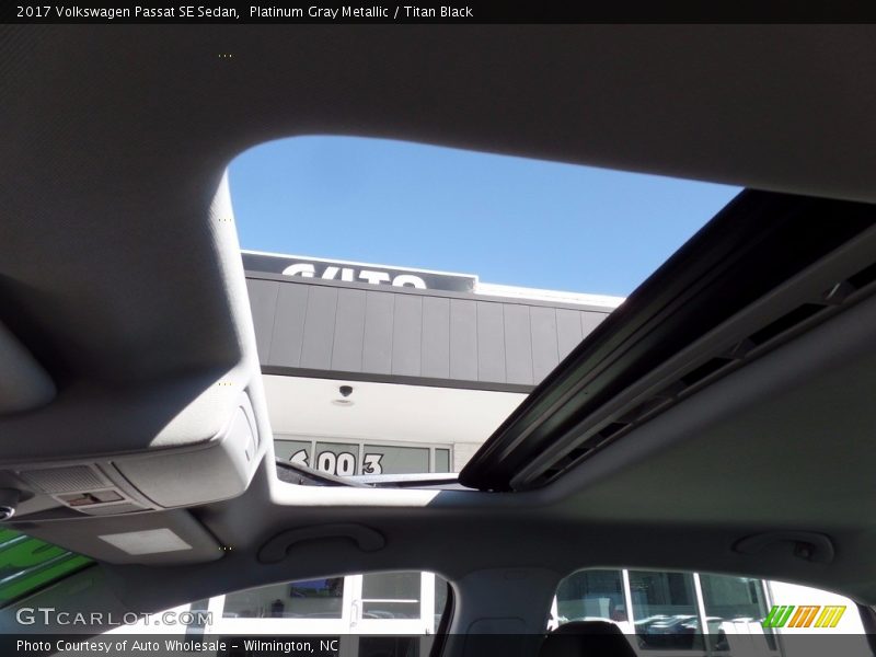 Platinum Gray Metallic / Titan Black 2017 Volkswagen Passat SE Sedan