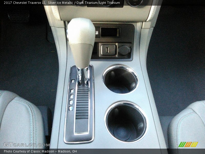 Silver Ice Metallic / Dark Titanium/Light Titanium 2017 Chevrolet Traverse LS