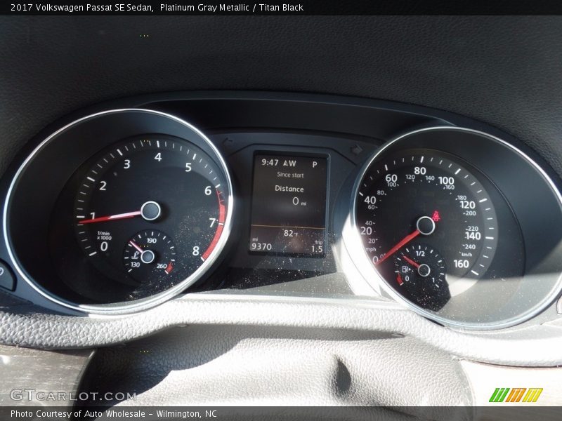 Platinum Gray Metallic / Titan Black 2017 Volkswagen Passat SE Sedan