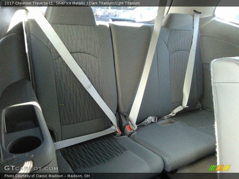 Silver Ice Metallic / Dark Titanium/Light Titanium 2017 Chevrolet Traverse LS