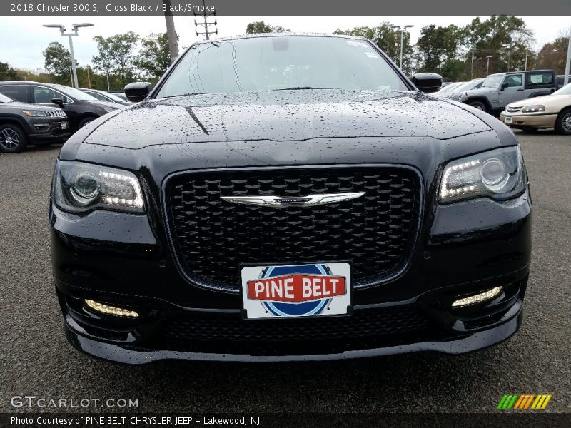 Gloss Black / Black/Smoke 2018 Chrysler 300 S