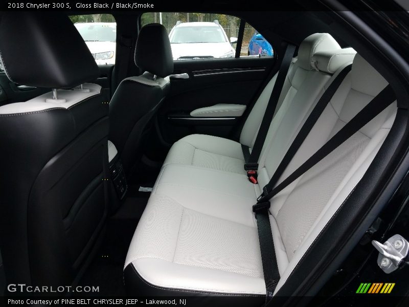 Gloss Black / Black/Smoke 2018 Chrysler 300 S