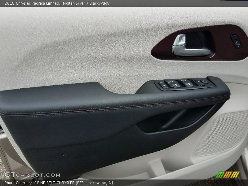 Molten Silver / Black/Alloy 2018 Chrysler Pacifica Limited