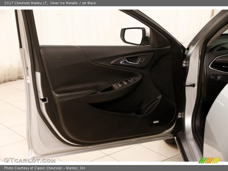 Silver Ice Metallic / Jet Black 2017 Chevrolet Malibu LT