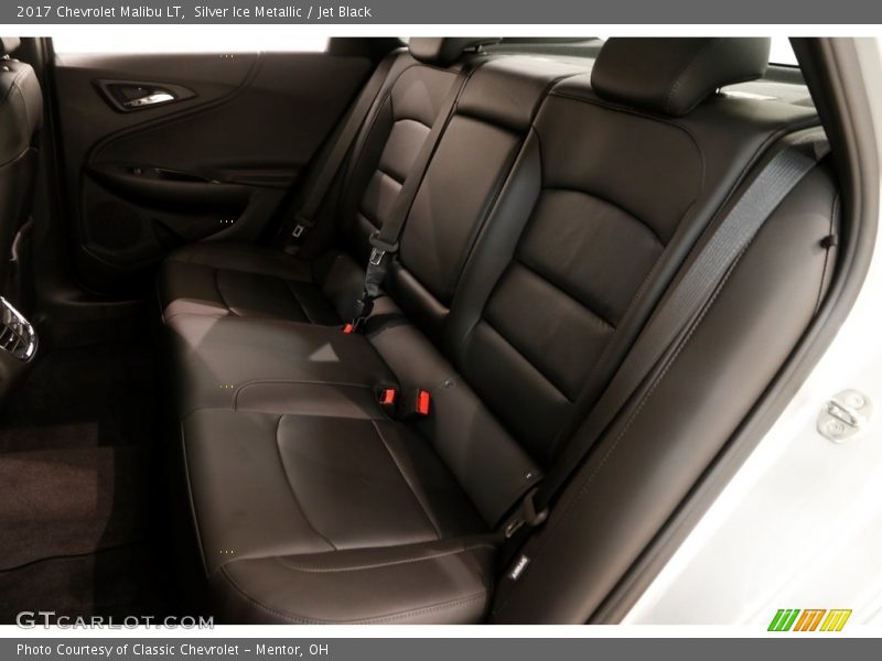 Silver Ice Metallic / Jet Black 2017 Chevrolet Malibu LT