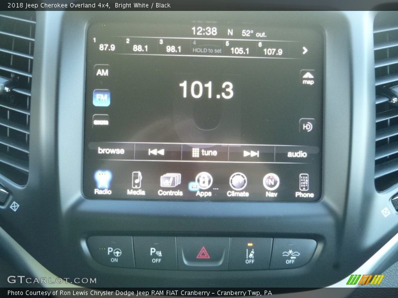 Bright White / Black 2018 Jeep Cherokee Overland 4x4