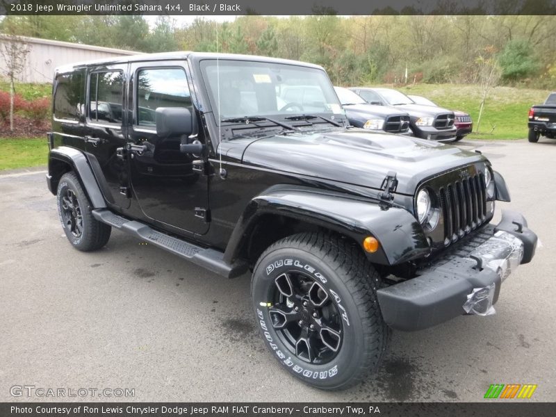 Front 3/4 View of 2018 Wrangler Unlimited Sahara 4x4
