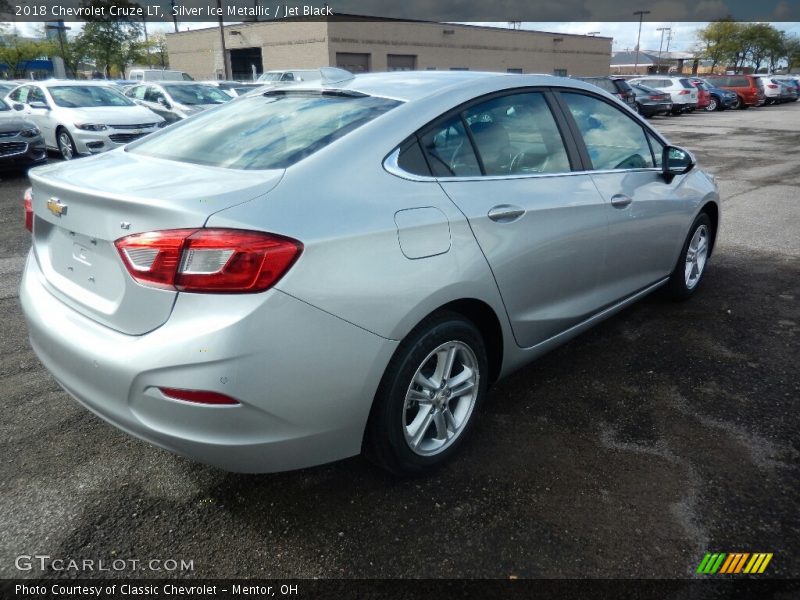 Silver Ice Metallic / Jet Black 2018 Chevrolet Cruze LT