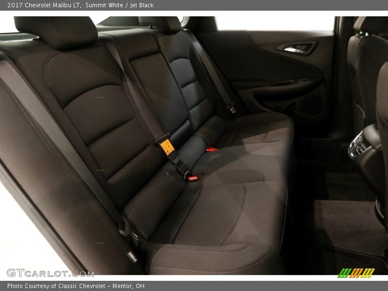 Summit White / Jet Black 2017 Chevrolet Malibu LT