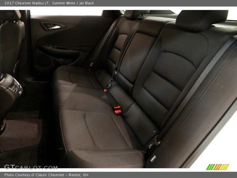 Summit White / Jet Black 2017 Chevrolet Malibu LT