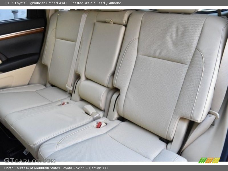 Toasted Walnut Pearl / Almond 2017 Toyota Highlander Limited AWD