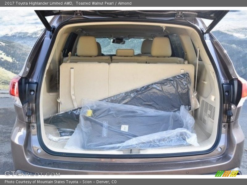 Toasted Walnut Pearl / Almond 2017 Toyota Highlander Limited AWD
