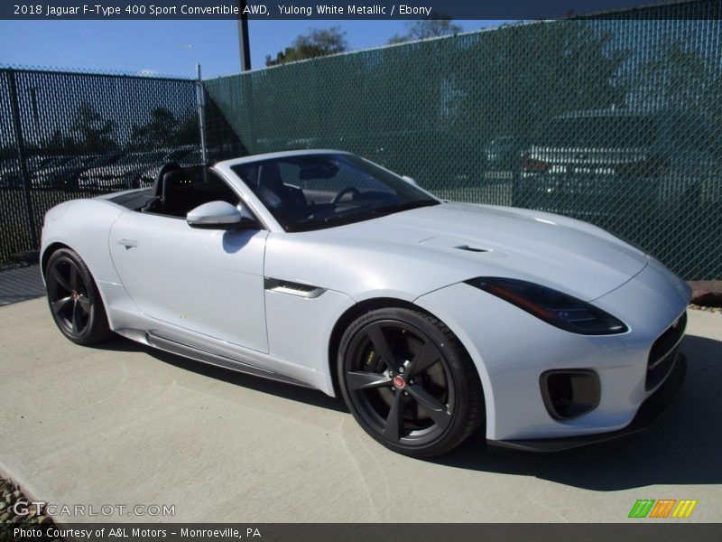Front 3/4 View of 2018 F-Type 400 Sport Convertible AWD