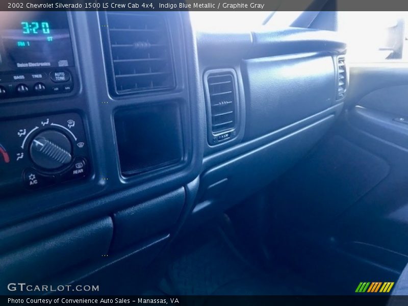 Indigo Blue Metallic / Graphite Gray 2002 Chevrolet Silverado 1500 LS Crew Cab 4x4
