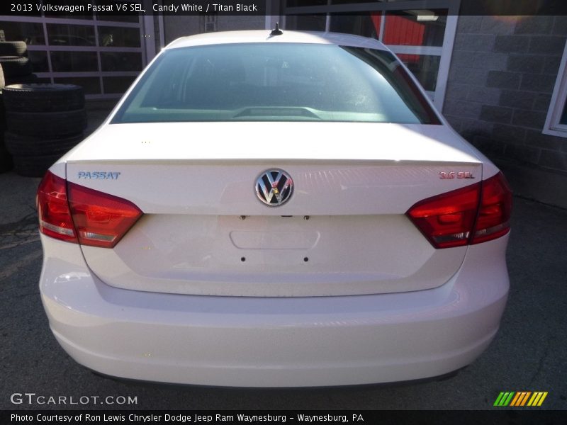 Candy White / Titan Black 2013 Volkswagen Passat V6 SEL