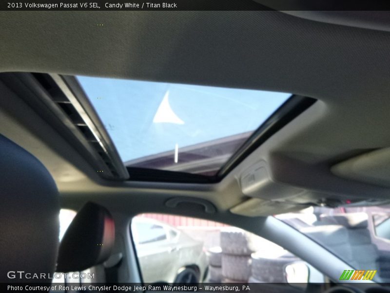 Candy White / Titan Black 2013 Volkswagen Passat V6 SEL