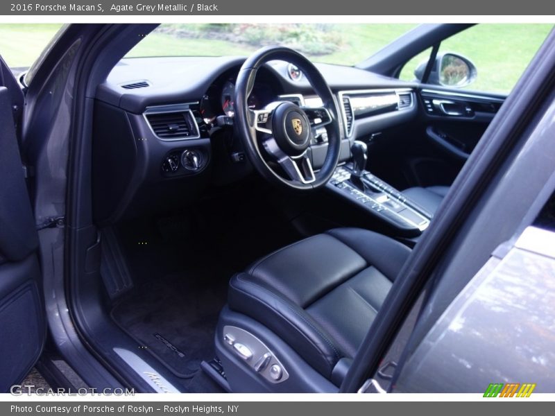 Agate Grey Metallic / Black 2016 Porsche Macan S