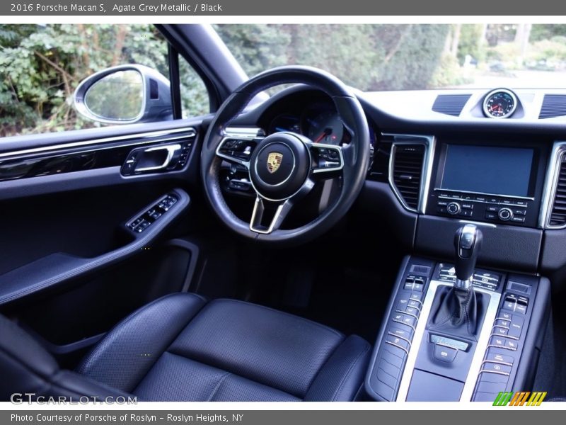 Agate Grey Metallic / Black 2016 Porsche Macan S