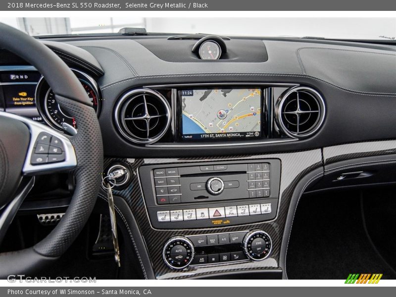 Controls of 2018 SL 550 Roadster