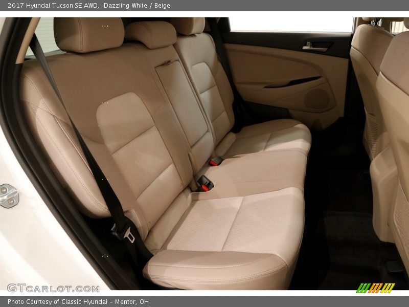 Dazzling White / Beige 2017 Hyundai Tucson SE AWD