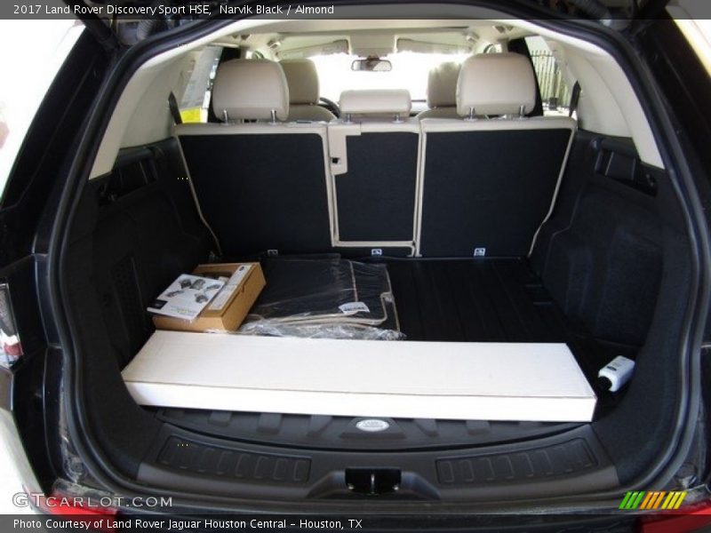 Narvik Black / Almond 2017 Land Rover Discovery Sport HSE