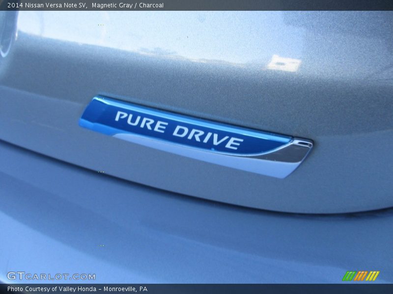 Magnetic Gray / Charcoal 2014 Nissan Versa Note SV