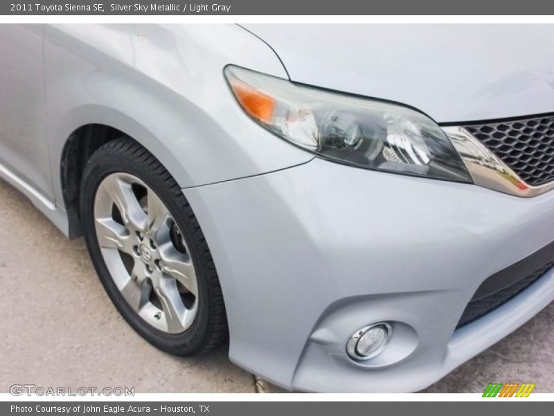 Silver Sky Metallic / Light Gray 2011 Toyota Sienna SE