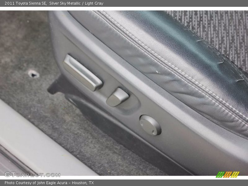 Silver Sky Metallic / Light Gray 2011 Toyota Sienna SE