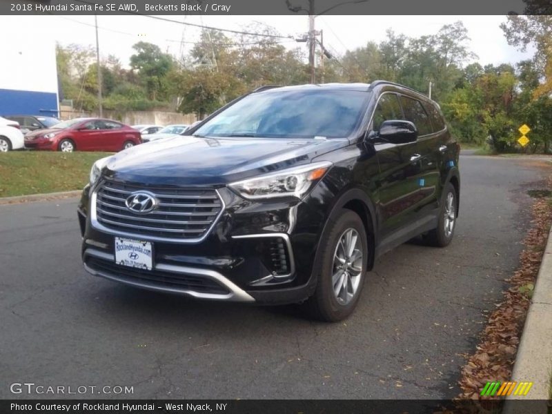 Becketts Black / Gray 2018 Hyundai Santa Fe SE AWD