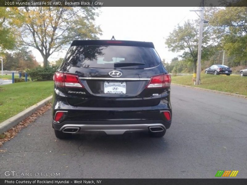 Becketts Black / Gray 2018 Hyundai Santa Fe SE AWD