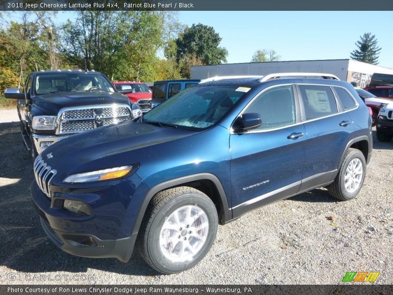Patriot Blue Pearl / Black 2018 Jeep Cherokee Latitude Plus 4x4