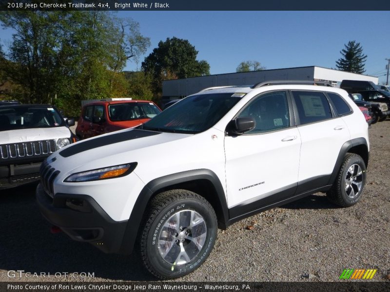 Bright White / Black 2018 Jeep Cherokee Trailhawk 4x4