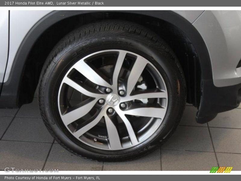 Lunar Silver Metallic / Black 2017 Honda Pilot Elite AWD