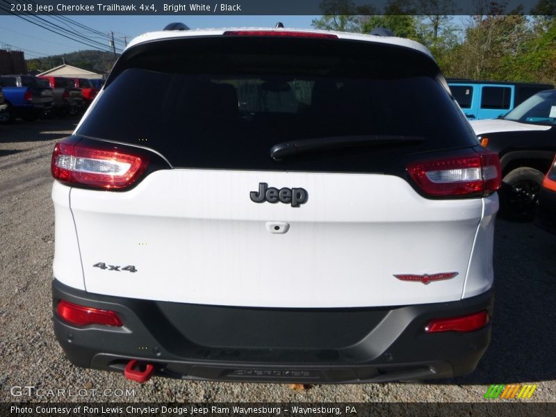 Bright White / Black 2018 Jeep Cherokee Trailhawk 4x4