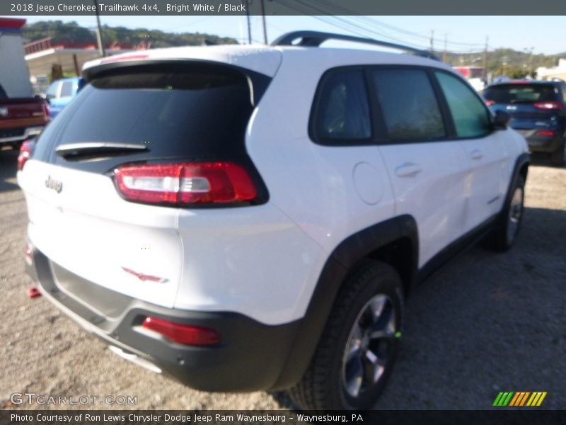 Bright White / Black 2018 Jeep Cherokee Trailhawk 4x4