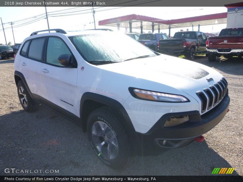 Bright White / Black 2018 Jeep Cherokee Trailhawk 4x4