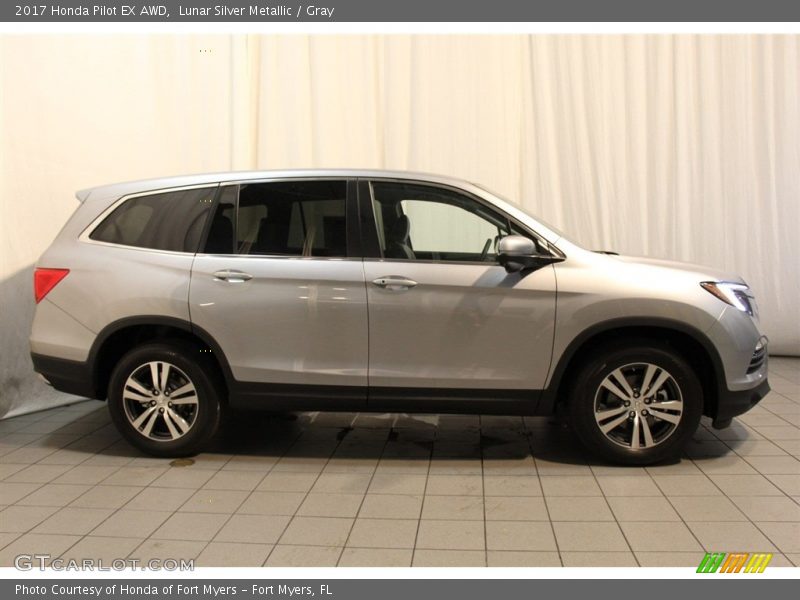 Lunar Silver Metallic / Gray 2017 Honda Pilot EX AWD